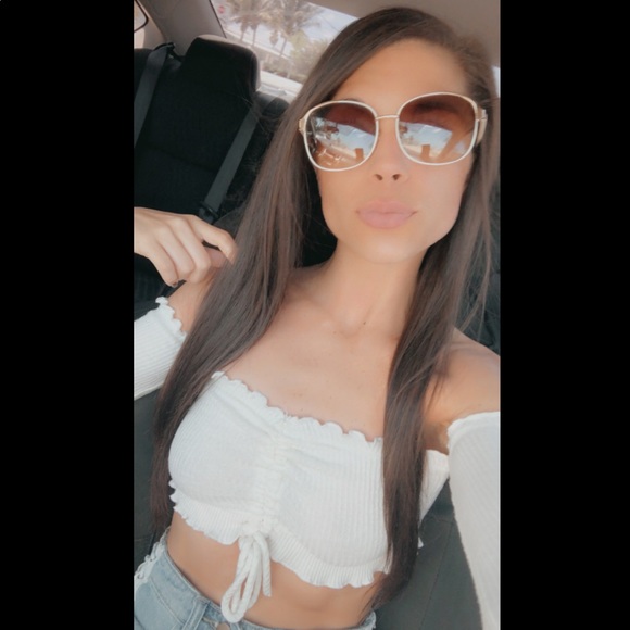 Meet your Posher, Kori - Picture 4 of 5